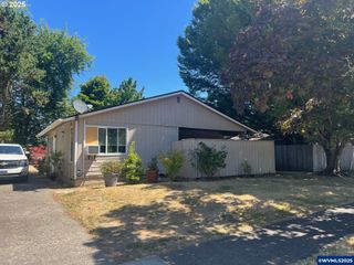 4223 Campbell Dr, Salem, OR 97317
