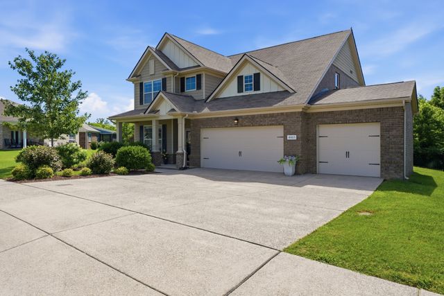 8003 Forest Hills Drive, Spring Hill, TN 37174