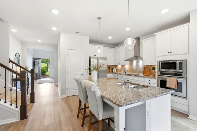 8003 Forest Hills Drive, Spring Hill, TN 37174