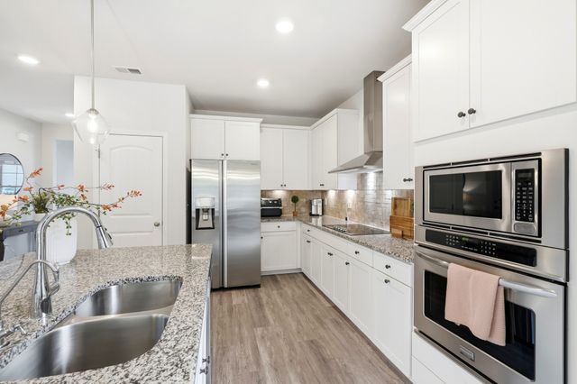 8003 Forest Hills Drive, Spring Hill, TN 37174