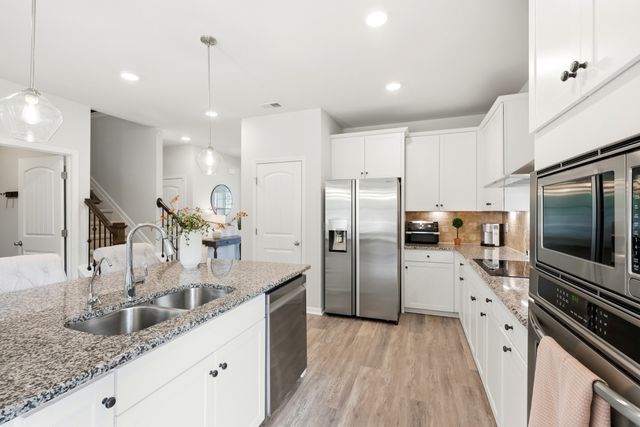 8003 Forest Hills Drive, Spring Hill, TN 37174