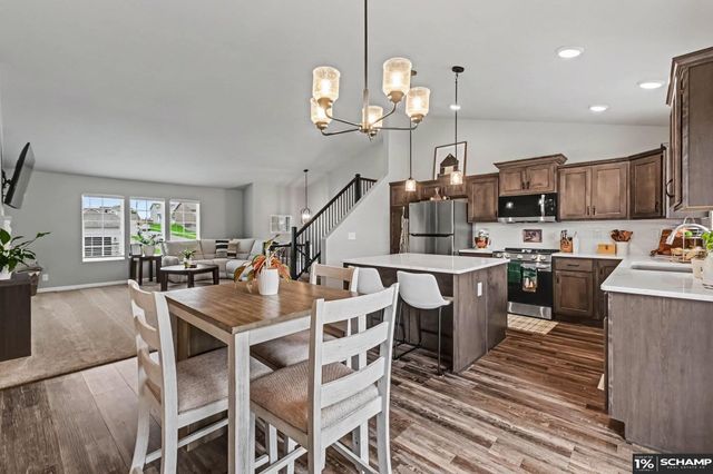 8101 S 199 Street, Gretna, NE 68028