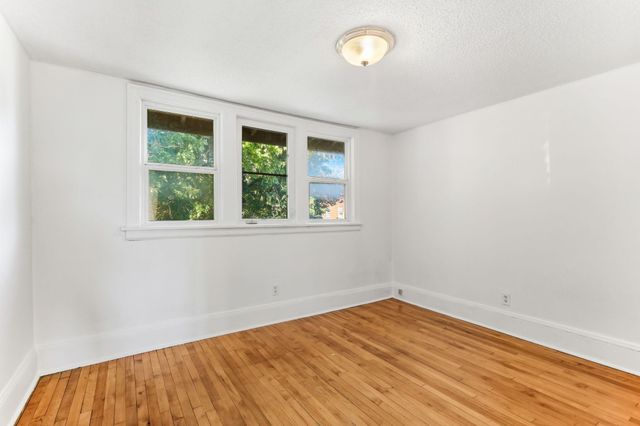 1186 Duluth Street, Saint Paul, MN 55106