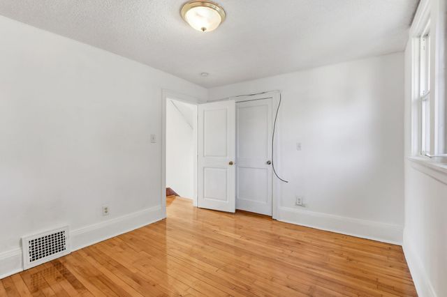 1186 Duluth Street, Saint Paul, MN 55106