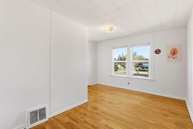 1186 Duluth Street, Saint Paul, MN 55106