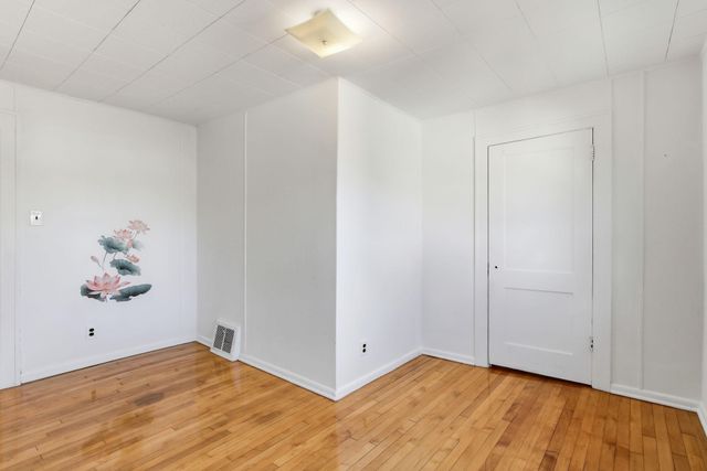 1186 Duluth Street, Saint Paul, MN 55106