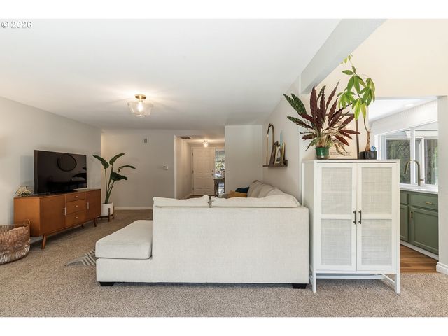 2570 Sw 203RD Ave, Beaverton, OR 97003