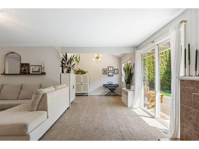 2570 Sw 203RD Ave, Beaverton, OR 97003
