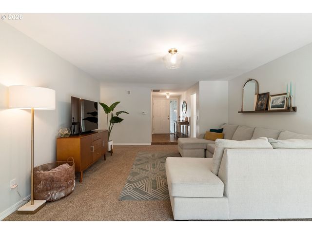 2570 Sw 203RD Ave, Beaverton, OR 97003