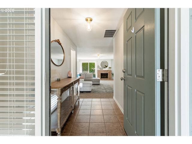 2570 Sw 203RD Ave, Beaverton, OR 97003