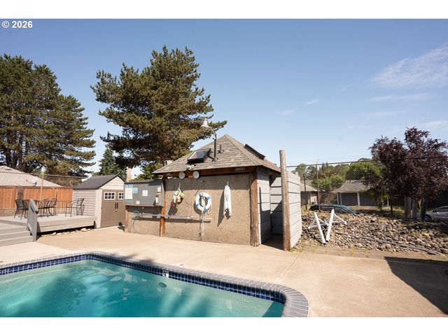 2570 Sw 203RD Ave, Beaverton, OR 97003