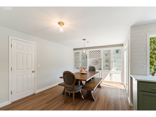 2570 Sw 203RD Ave, Beaverton, OR 97003