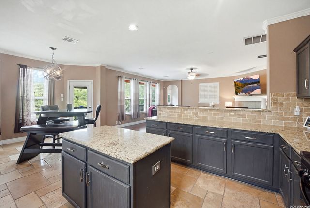 11015 Wilson Oaks, San Antonio, TX 78249