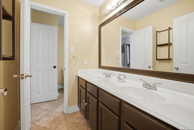 11015 Wilson Oaks, San Antonio, TX 78249