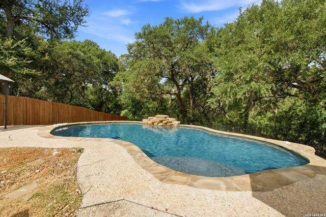 11015 Wilson Oaks, San Antonio, TX 78249