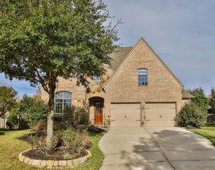 35 Winhall Place, The Woodlands, TX 77354
