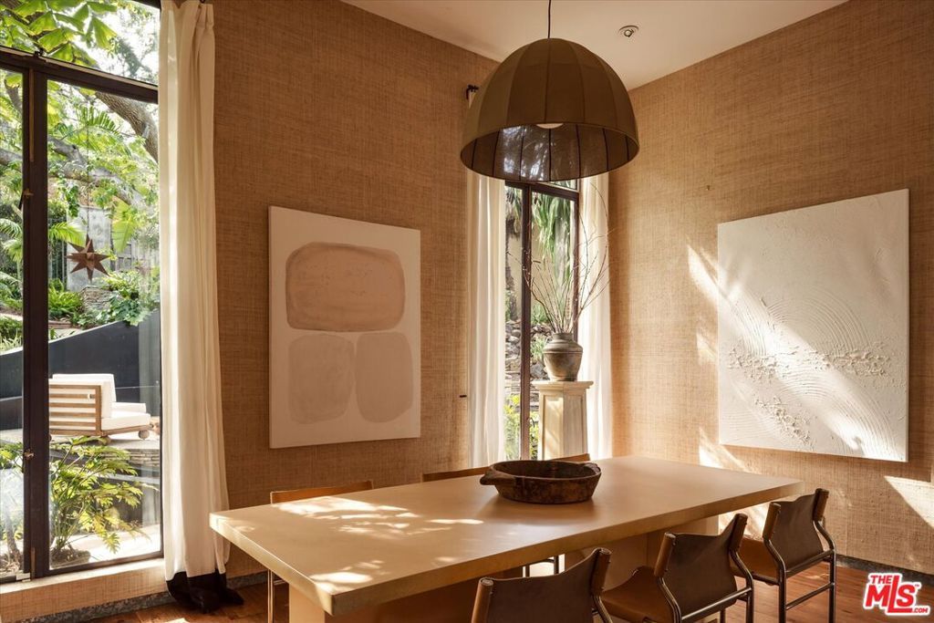 Image 5 of property listing at 8882 Lookout Mountain Avenue, Los Angeles, CA 90046