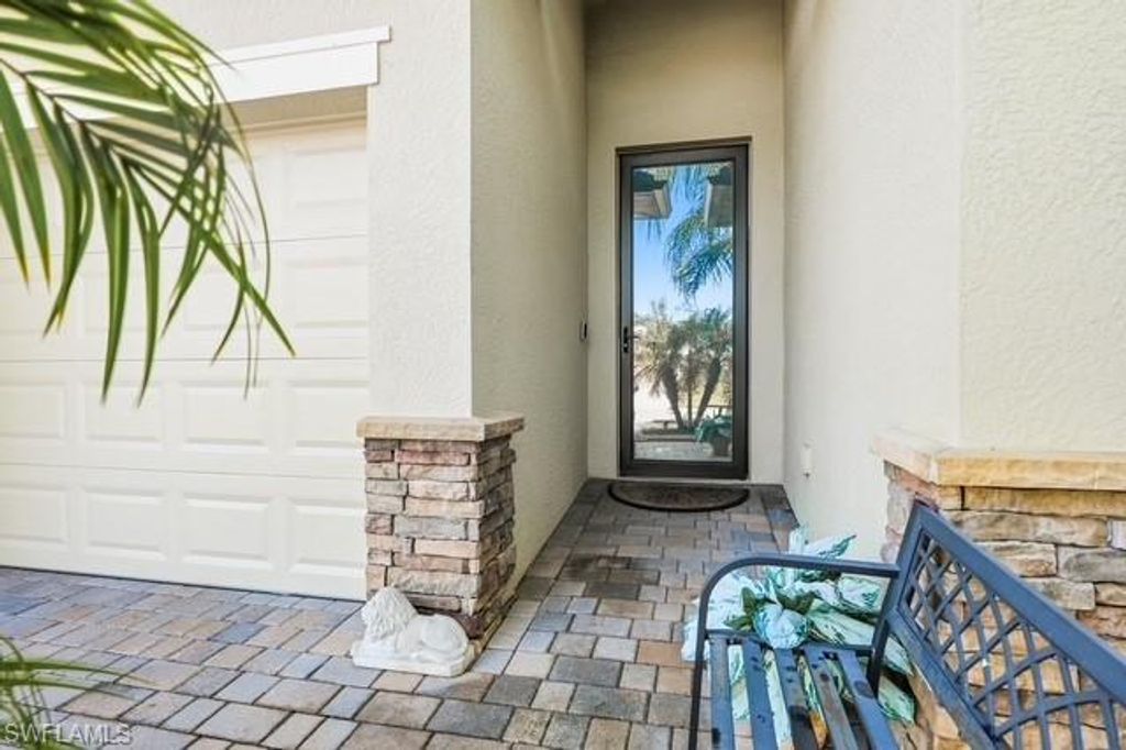 3304 Menores WAY, FORT MYERS, FL 33905 — photo 4