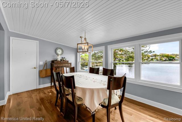 999 Lakeside Drive, Brighton, MI 48116
