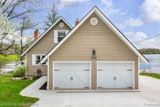 999 Lakeside Drive, Brighton, MI 48116