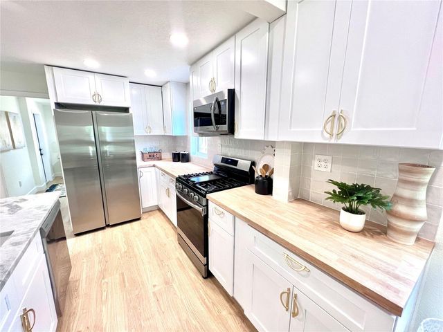 2427 32ND AVENUE N, St Petersburg, FL 33713