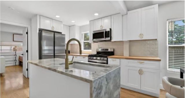 2427 32ND AVENUE N, St Petersburg, FL 33713