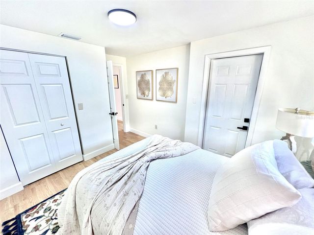 2427 32ND AVENUE N, St Petersburg, FL 33713