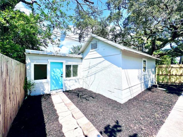 2427 32ND AVENUE N, St Petersburg, FL 33713