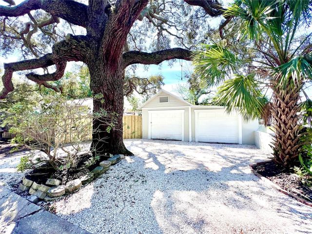 2427 32ND AVENUE N, St Petersburg, FL 33713