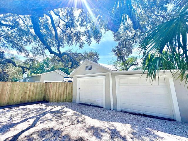 2427 32ND AVENUE N, St Petersburg, FL 33713