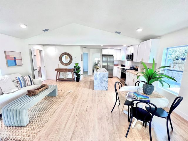 2427 32ND AVENUE N, St Petersburg, FL 33713