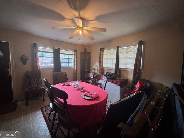 314 Durrence St, Glennville, GA 30427