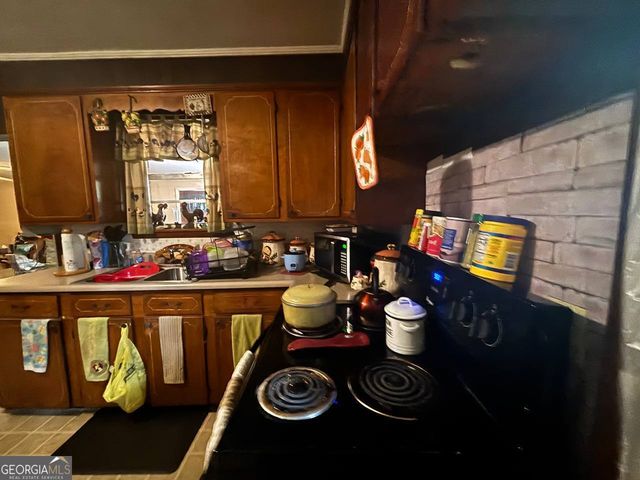 314 Durrence St, Glennville, GA 30427
