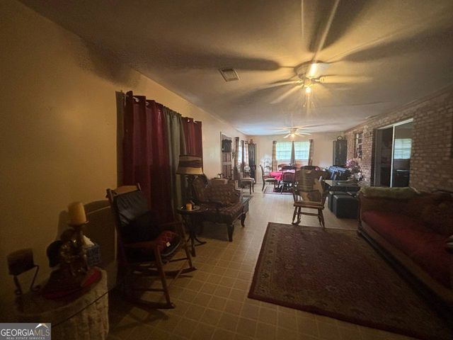 314 Durrence St, Glennville, GA 30427