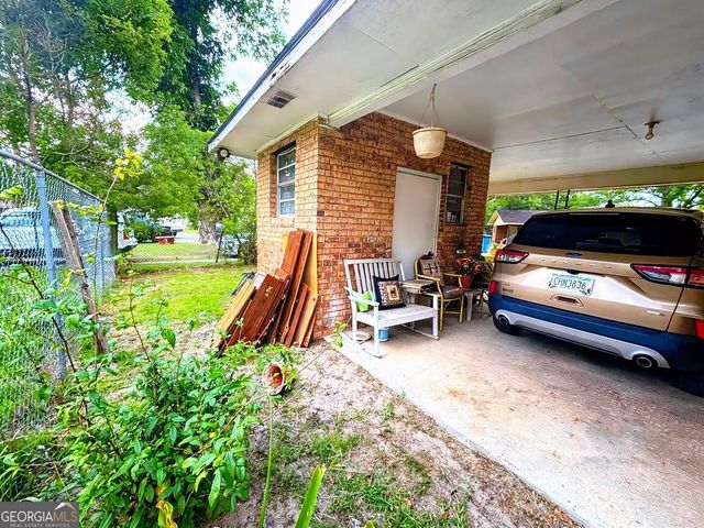 314 Durrence St, Glennville, GA 30427