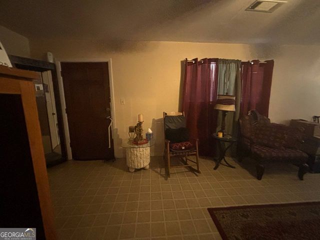 314 Durrence St, Glennville, GA 30427