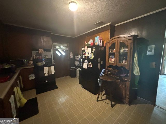 314 Durrence St, Glennville, GA 30427