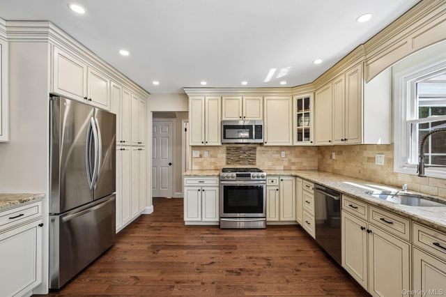 10 Berkshire Drive, New City, NY 10956