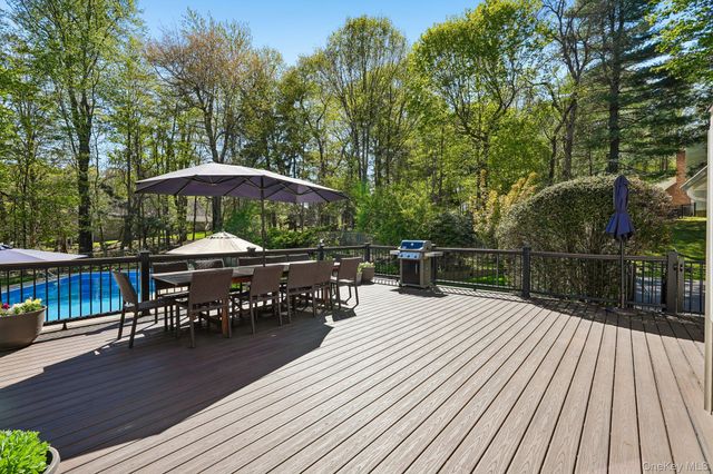 10 Berkshire Drive, New City, NY 10956