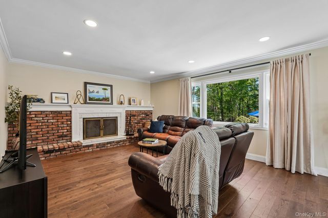 10 Berkshire Drive, New City, NY 10956