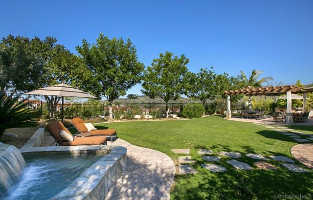 8181 Lamour Ln, San Diego, CA 92127