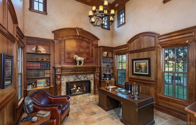 8181 Lamour Ln, San Diego, CA 92127