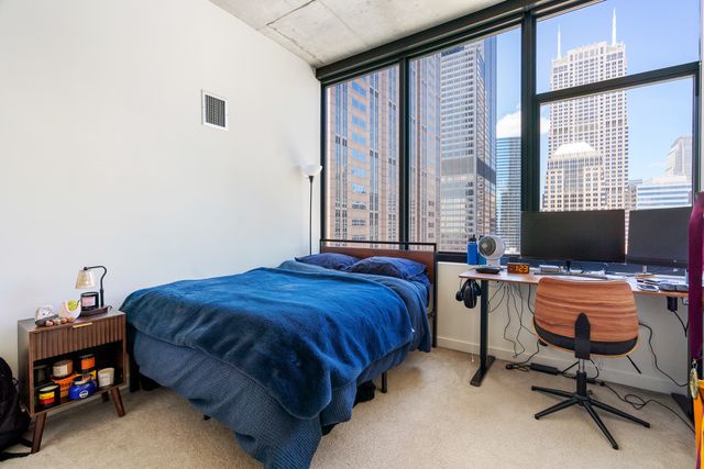 235 W Van Buren Street 2915, Chicago, IL 60607