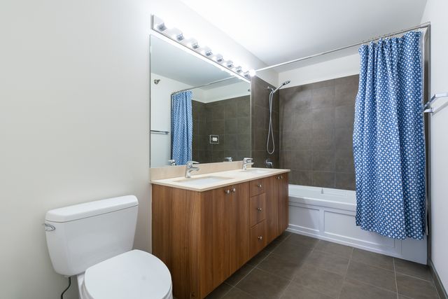 235 W Van Buren Street 2915, Chicago, IL 60607