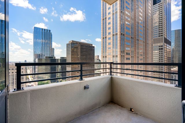 235 W Van Buren Street 2915, Chicago, IL 60607
