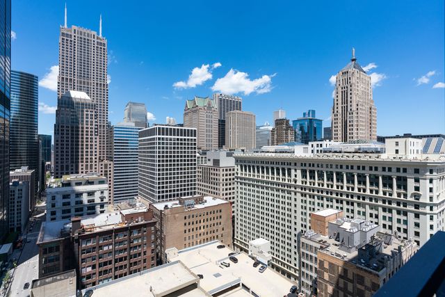 235 W Van Buren Street 2915, Chicago, IL 60607