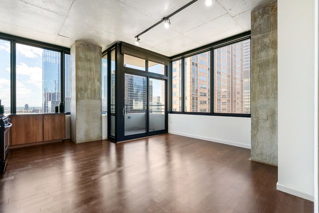 235 W Van Buren Street 2915, Chicago, IL 60607