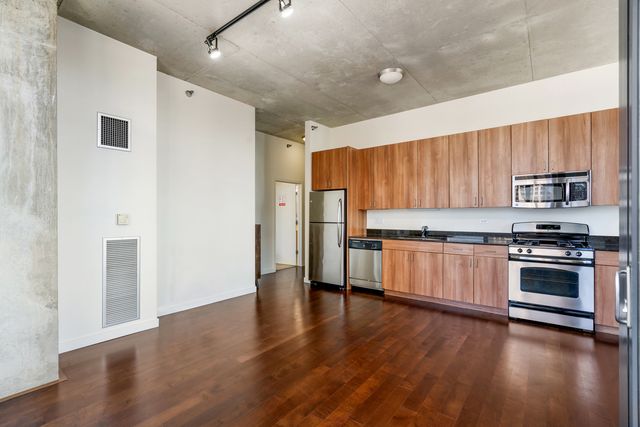 235 W Van Buren Street 2915, Chicago, IL 60607