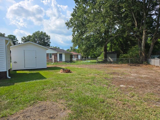 300 Mary Scott Drive, Goose Creek, SC 29445