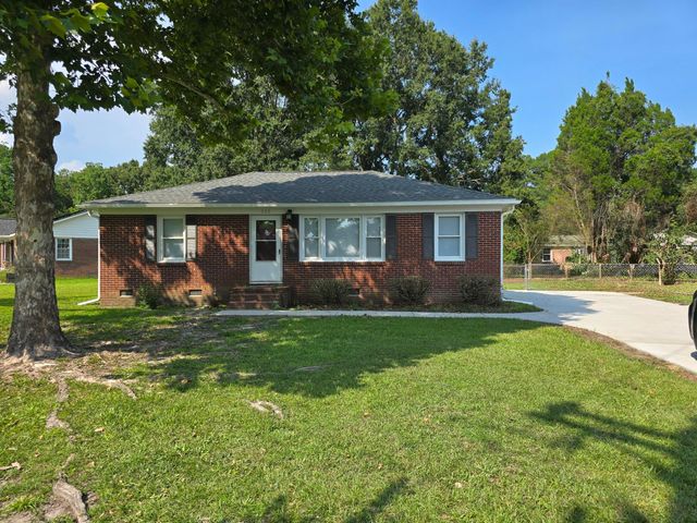 300 Mary Scott Drive, Goose Creek, SC 29445